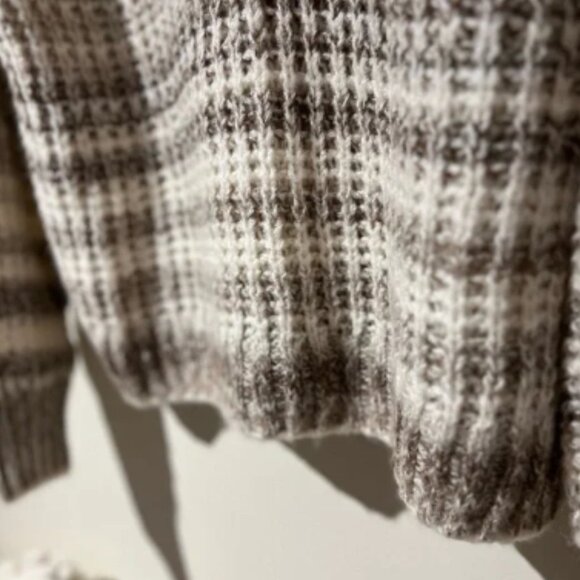 Hollister New With Tags Chunky Knit Cowl Neck Sweater - Medium in Brown Tones - Picture 6 of 9